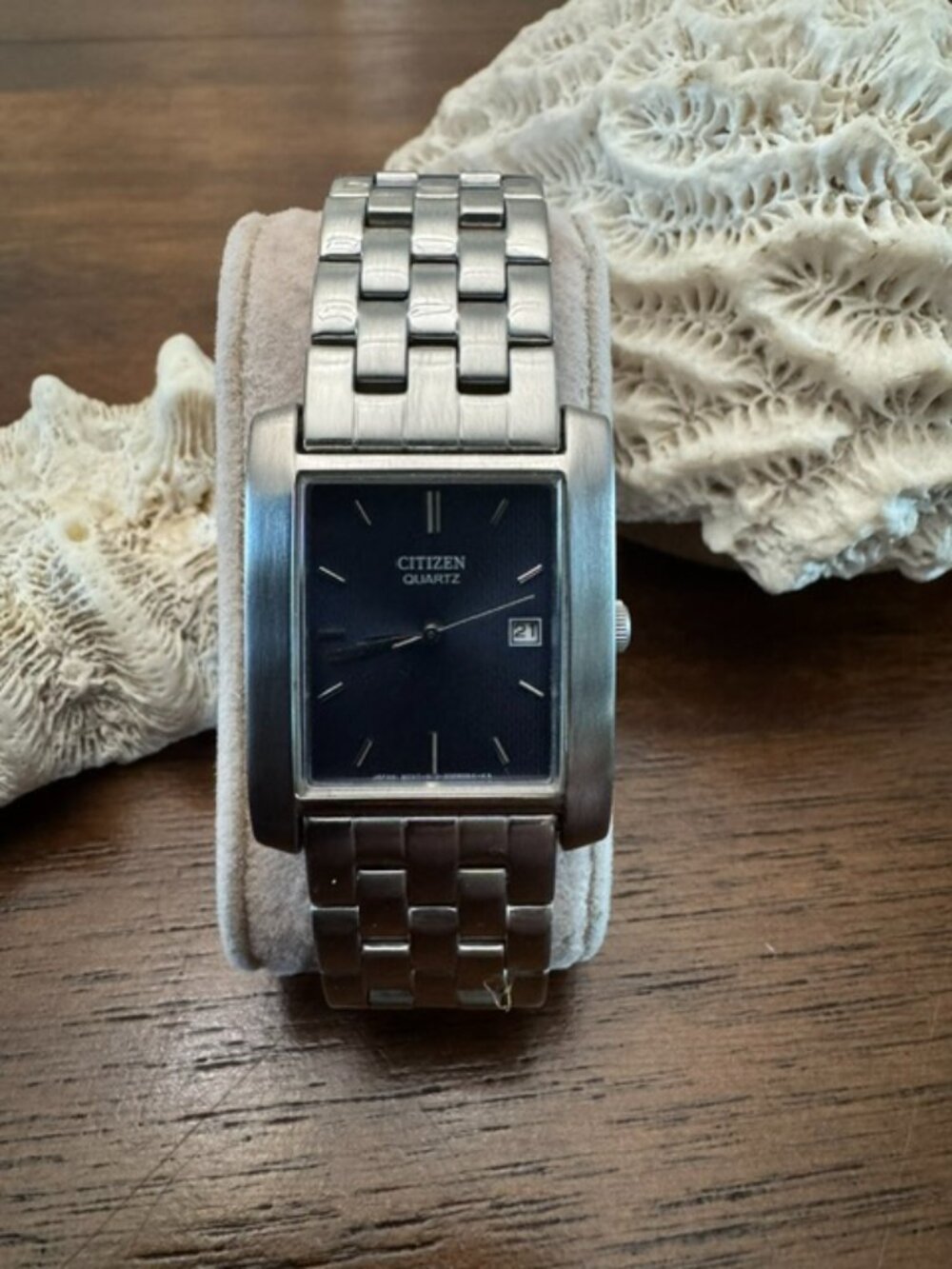 VINTAGE - Citizen Men's Quartz Watch - Tank Style Stainless Bracelet & Blue Dial